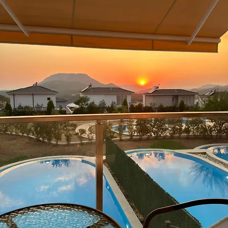 Vacation With Private Pool, Fethiye, Casa de Férias Oludeniz