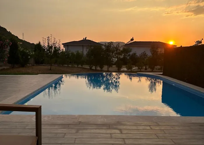 Vacation With Private Pool, Fethiye, Case de vacanță *