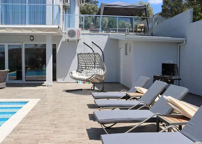 Vacation With Private Pool, Fethiye, Case de vacanță Oludeniz