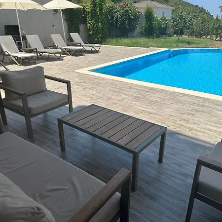 Vacation With Private Pool, Fethiye, Oludeniz Case de vacanță *