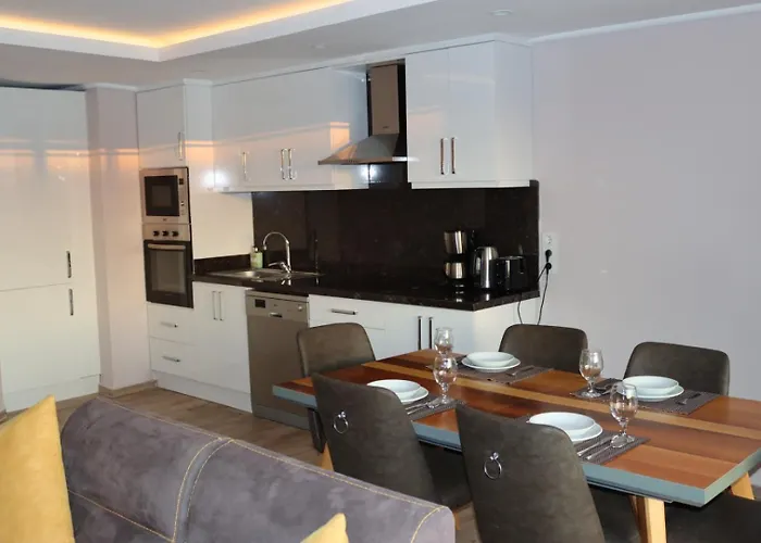 Vacation With Private Pool, Fethiye, Дом отдыха Олудениз